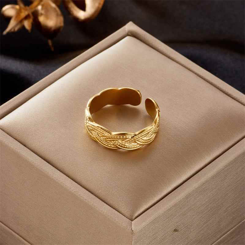 Queen Of The Rings Jewelry Set - TRIOVARI ACCESSORIES
